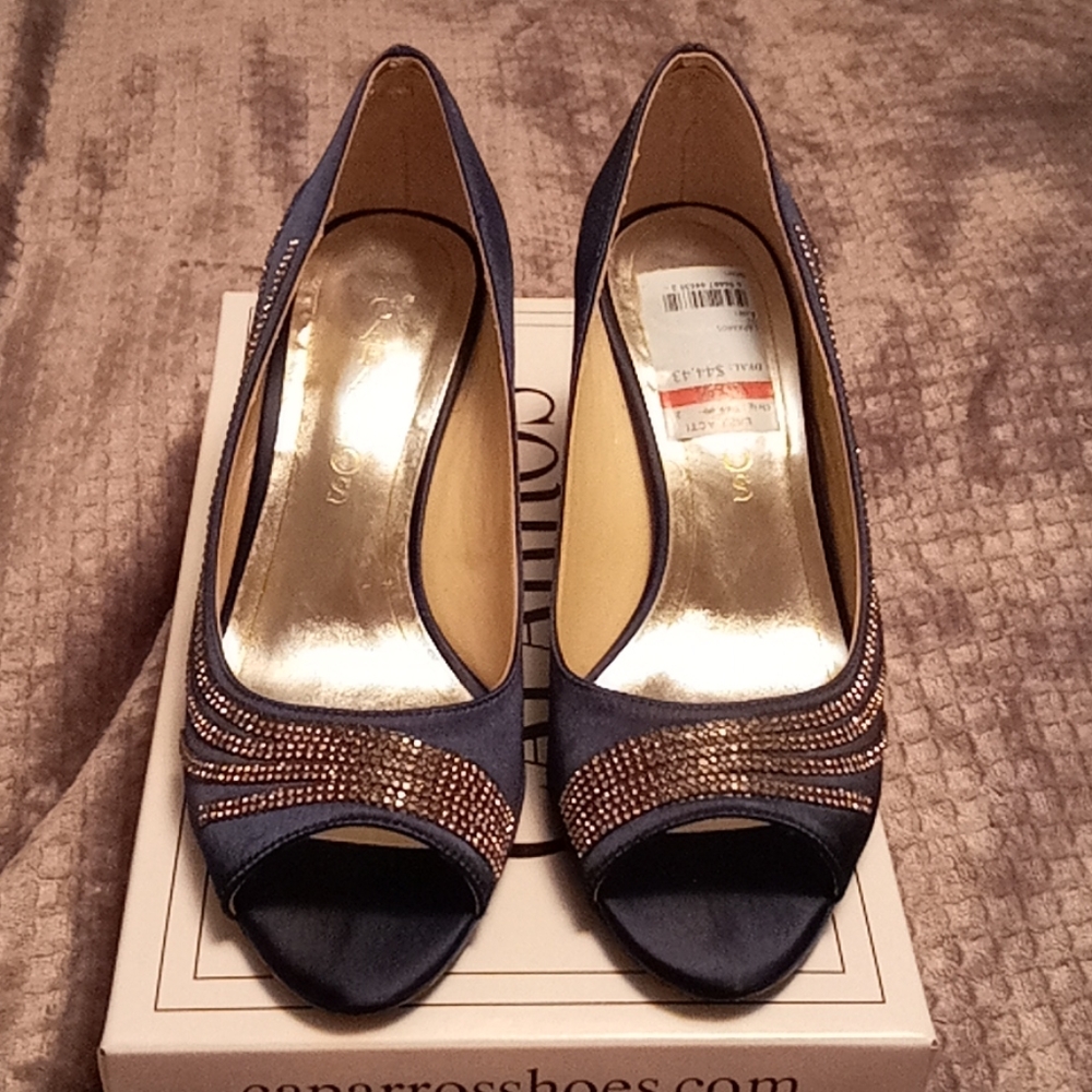 Navy satin women's  size 8 Caparos low hells